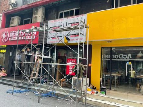 进贤制作广告招牌如何避免它发黄？